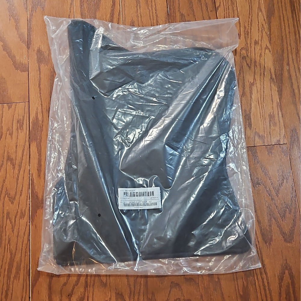 2015-2019 Chevrolet Tahoe 84185311 Passenger Front Floormat Jet Black New OEM